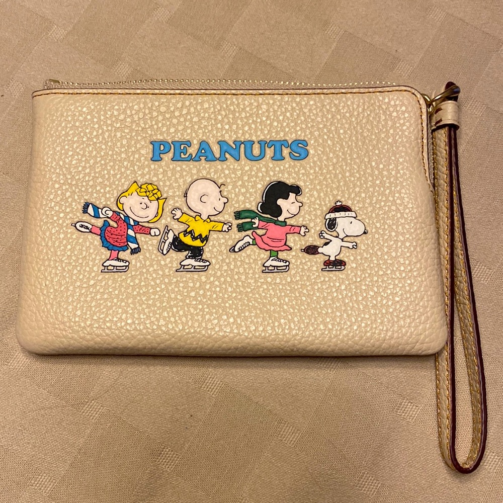 NWT - Coach Peanuts Friends CRN Zip